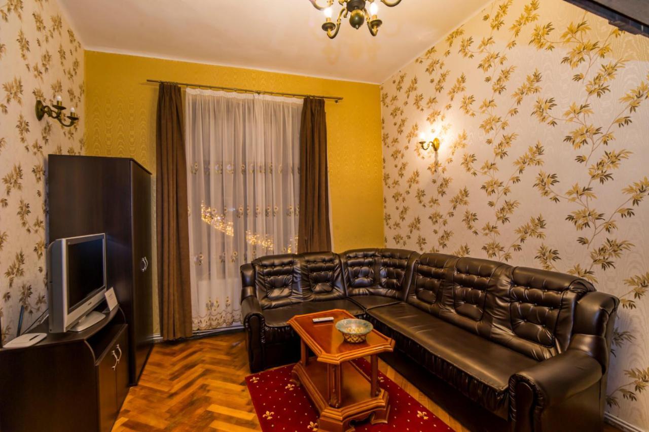 Aristocrat Vintage Apartment Brasov Exterior photo