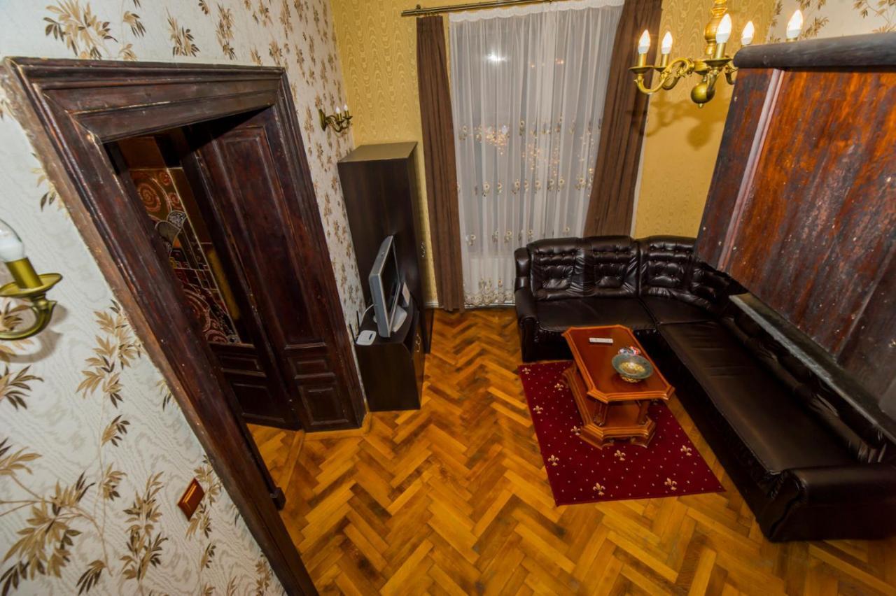 Aristocrat Vintage Apartment Brasov Exterior photo