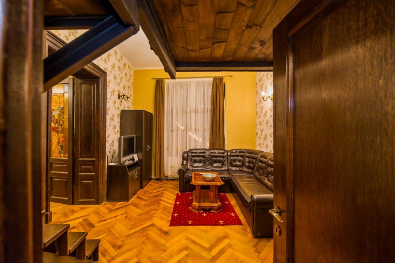 Aristocrat Vintage Apartment Brasov Exterior photo