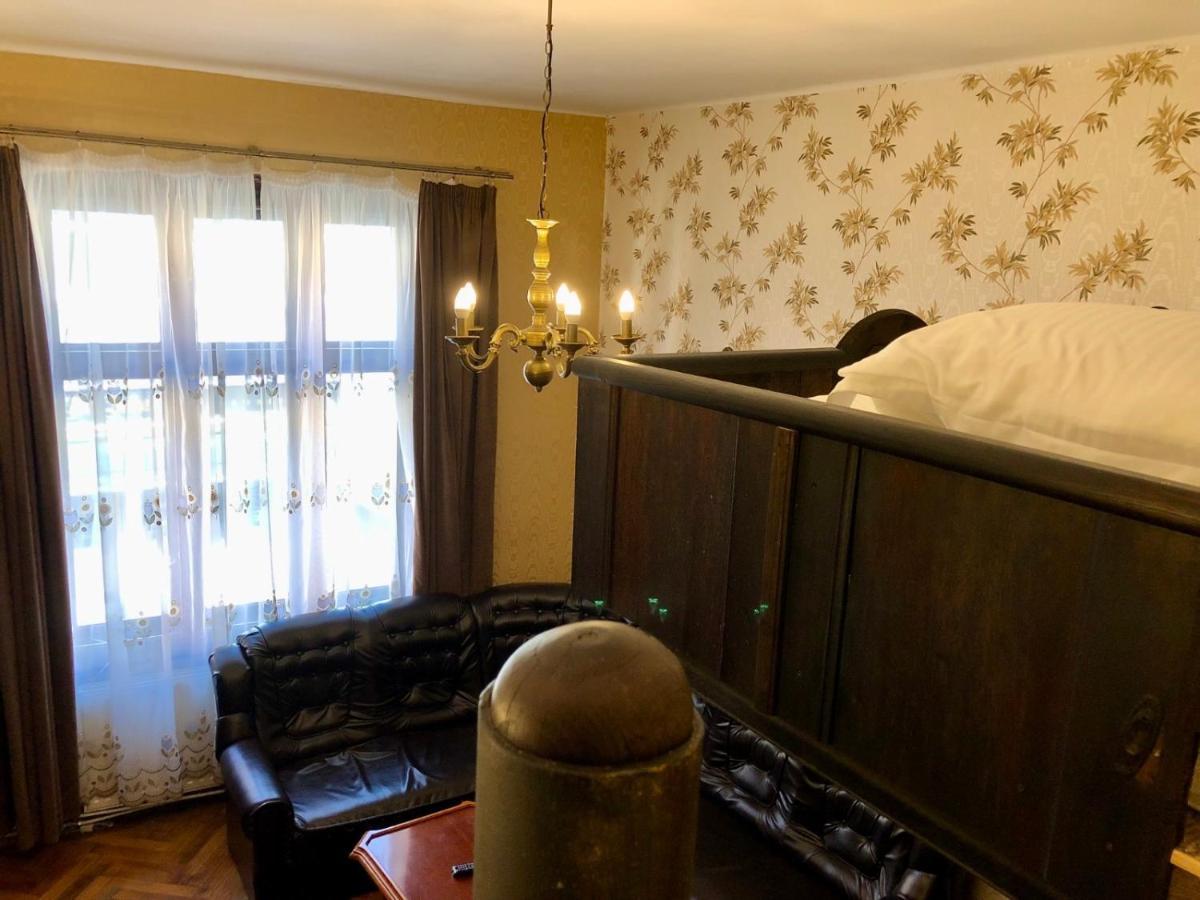 Aristocrat Vintage Apartment Brasov Exterior photo