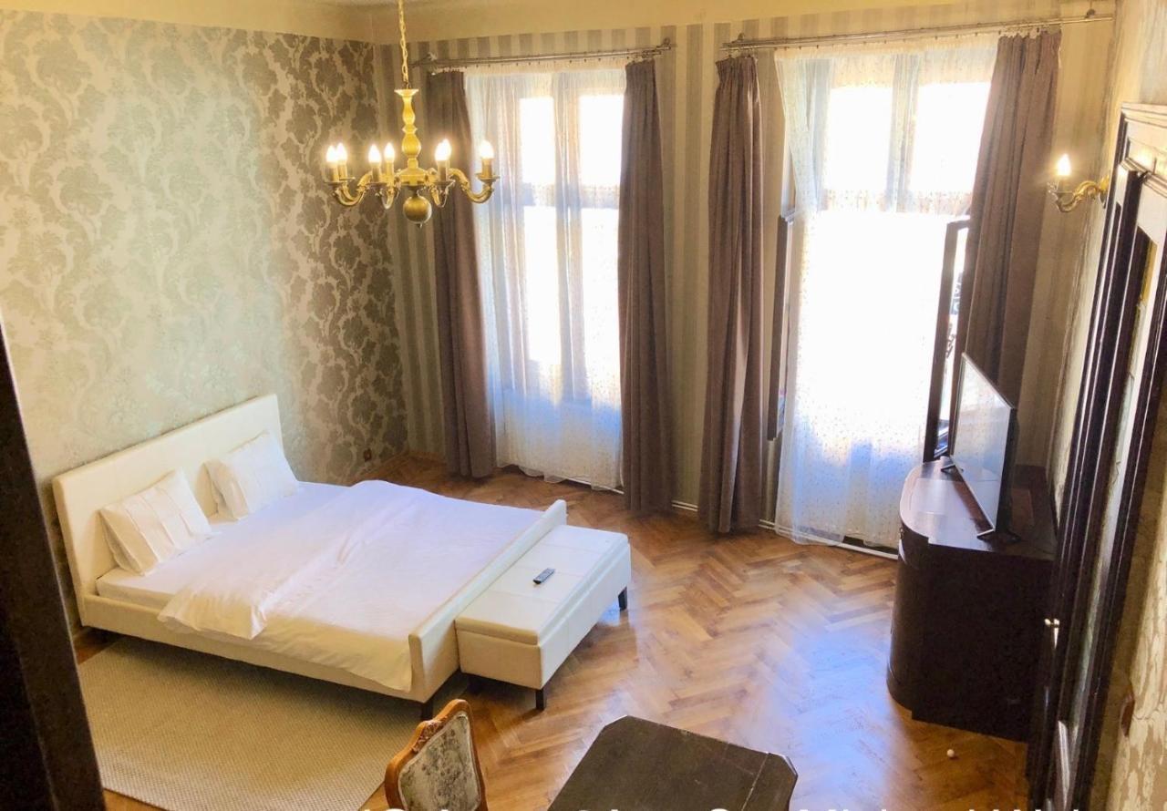 Aristocrat Vintage Apartment Brasov Exterior photo