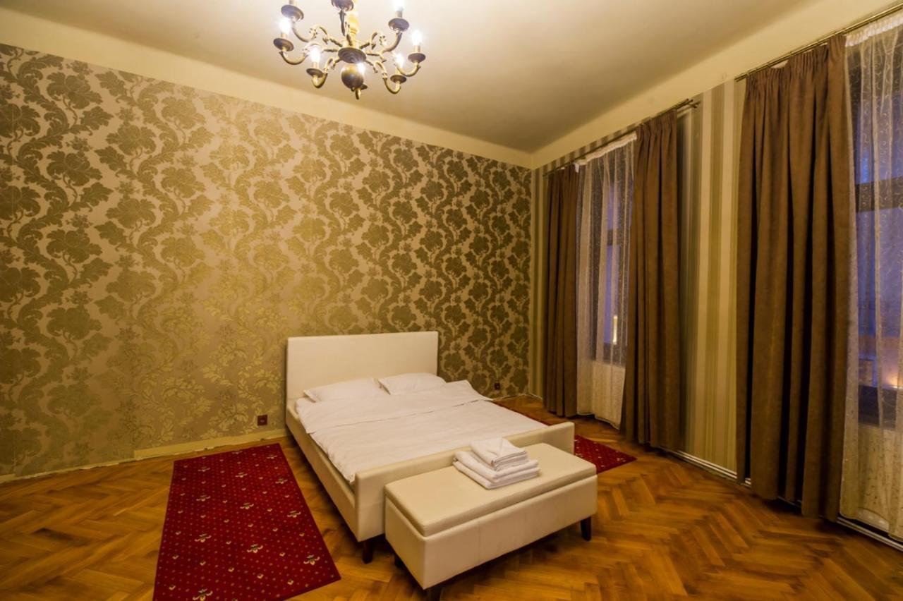 Aristocrat Vintage Apartment Brasov Exterior photo